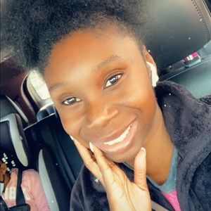 Meet your Posher, Dana